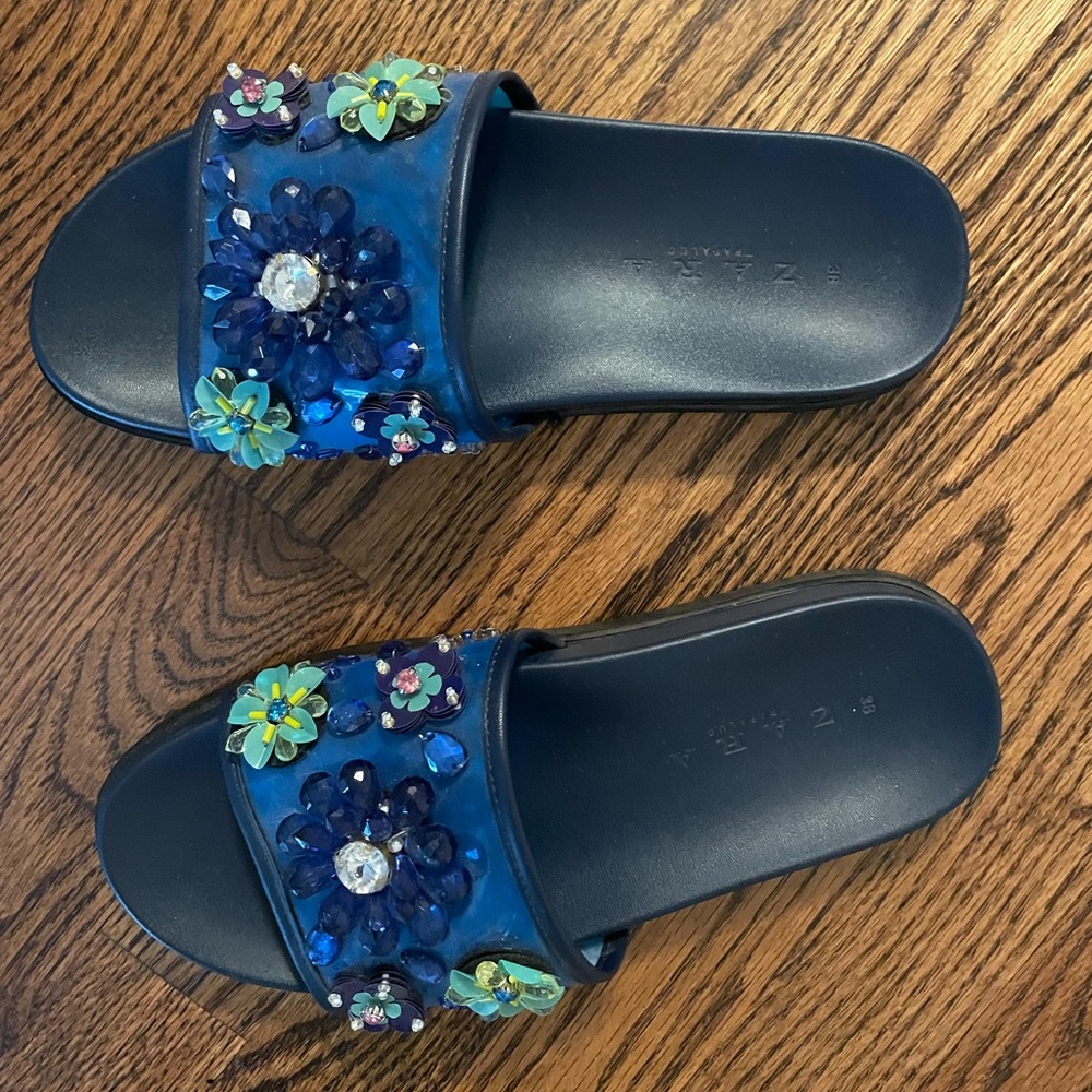 Zara pool slides